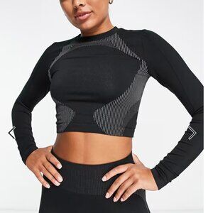 HIIT Black Long Sleeve Workout Top